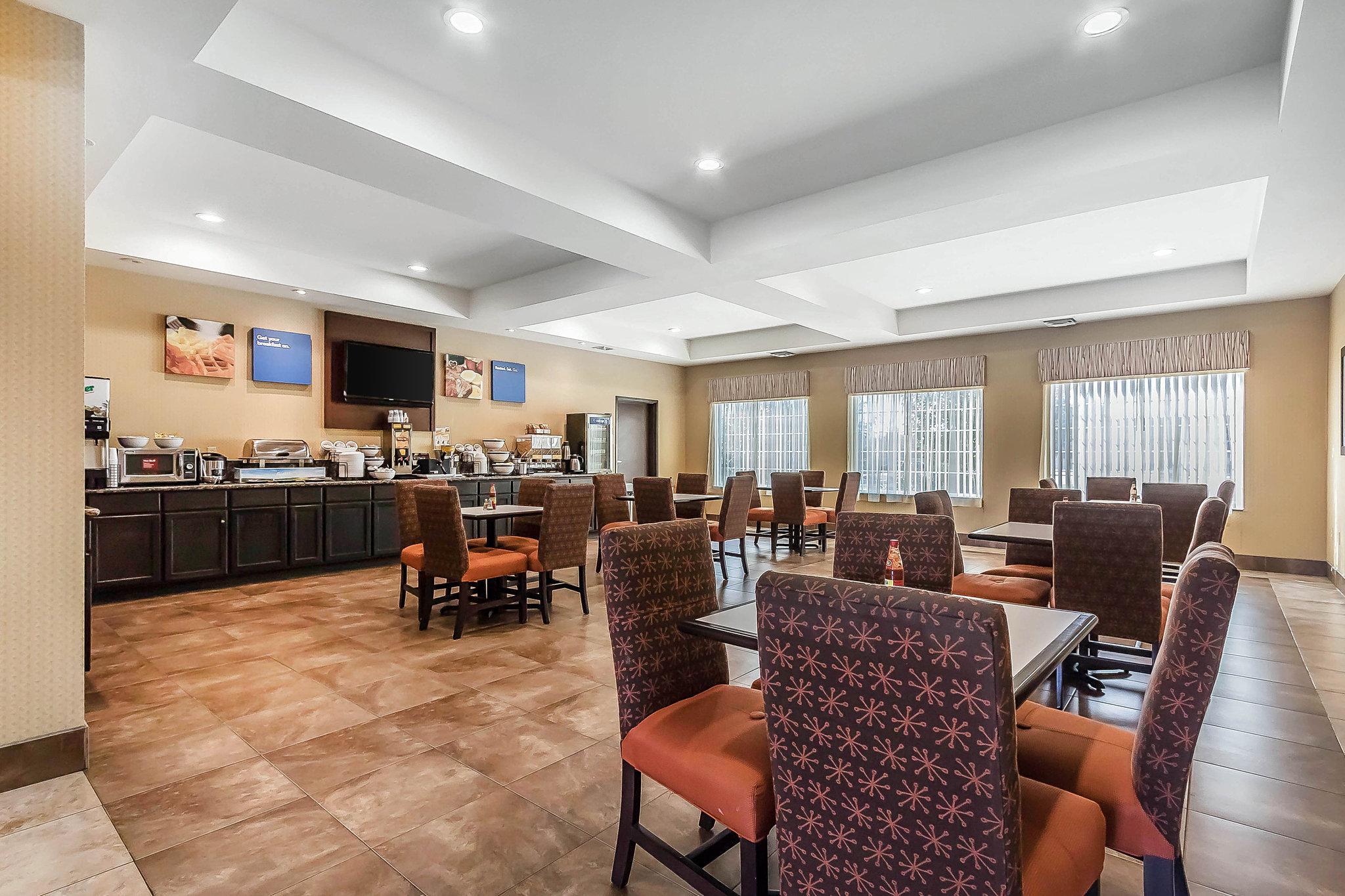 Comfort Inn & Suites Near Bethel College Newton Luaran gambar