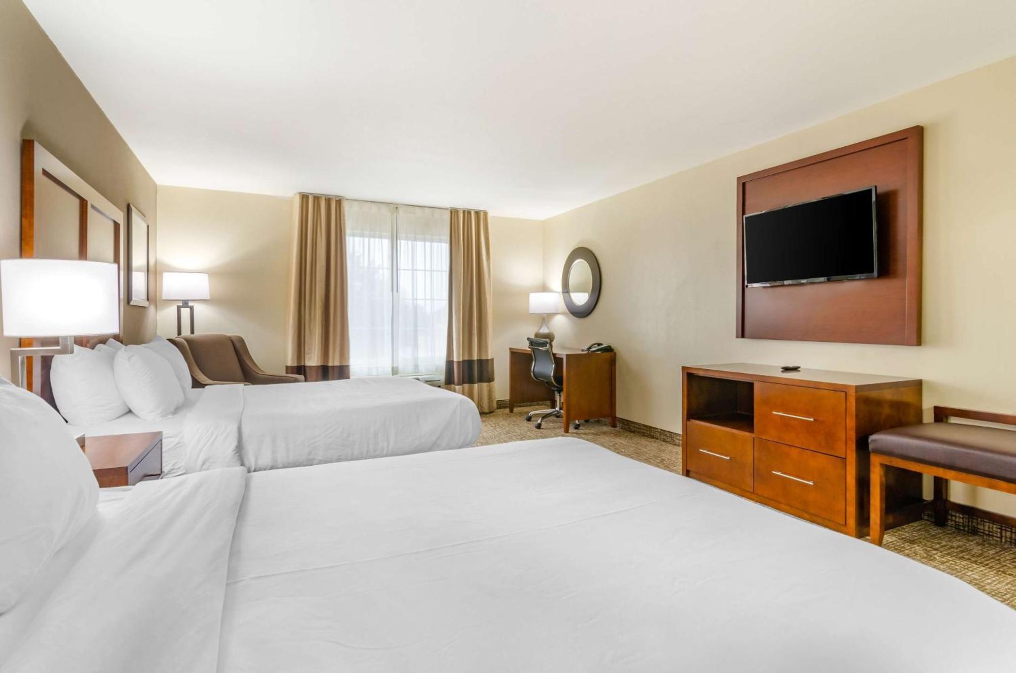 Comfort Inn & Suites Near Bethel College Newton Luaran gambar